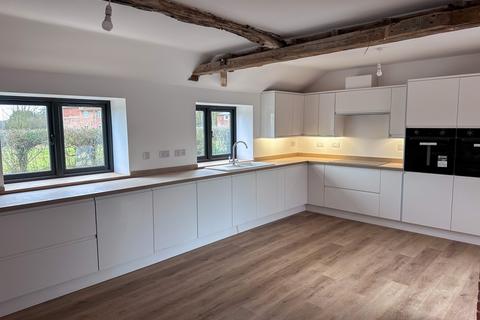 4 bedroom barn conversion to rent, Rackham's Corner, NR32