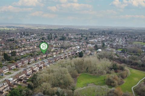 18 Elmdene Road, Kenilworth, CV8 2BX