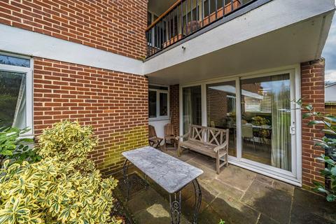 2 bedroom flat to rent, River Reach, Teddington TW11