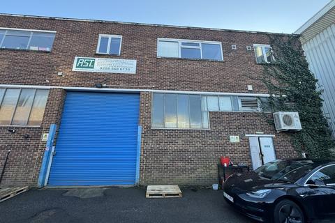 Industrial unit to rent, Unit 1 Ebury Business Centre, Hounslow, TW3 3JZ