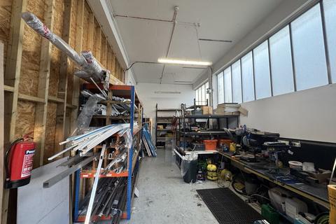 Industrial unit to rent, Unit 1 Ebury Business Centre, Hounslow, TW3 3JZ