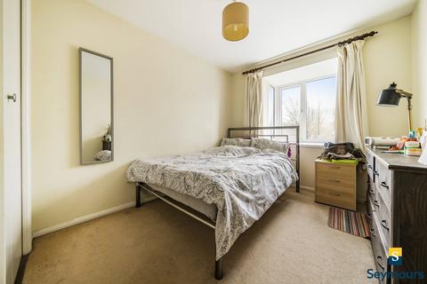 1 bedroom property for sale, Weybrook Drive, Surrey GU4