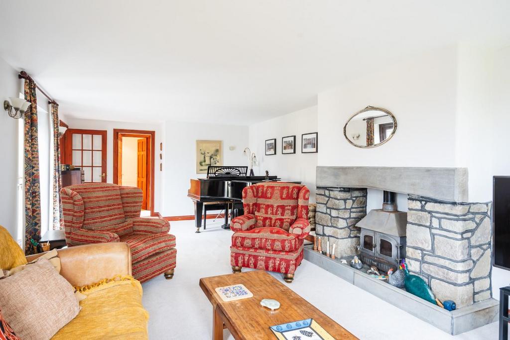 18 - sitting room.jpg