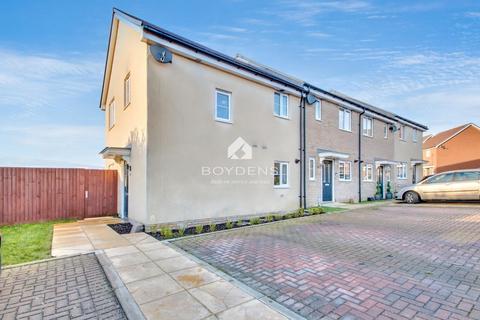 2 bedroom end of terrace house for sale, Bamboo Crescent, Braintree CM7