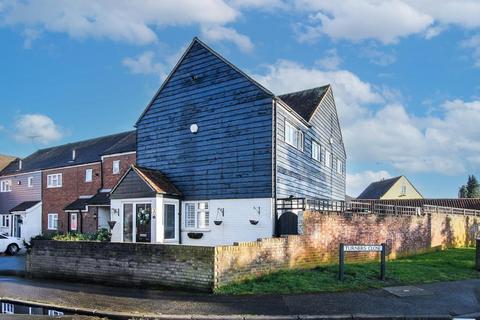 4 bedroom end of terrace house for sale, Turners Close, Ongar