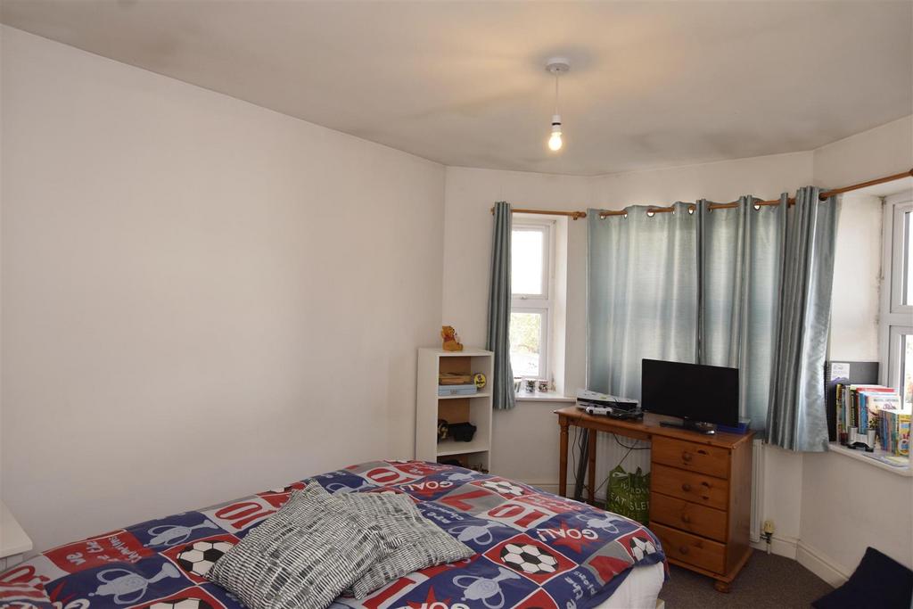 Bedroom 1.jpg