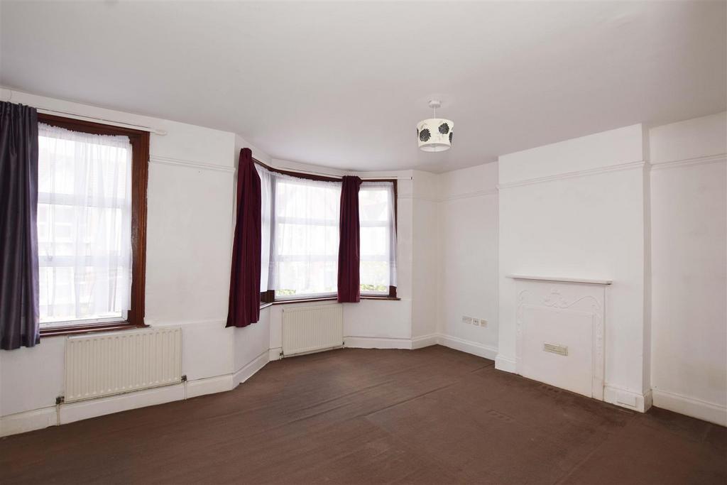 Bedroom 1.jpg