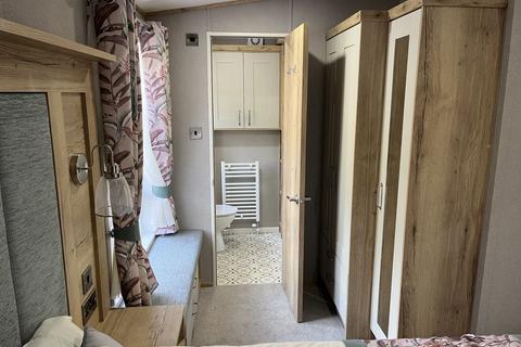 2 bedroom static caravan for sale, MIll Lane, Hawksworth Leeds