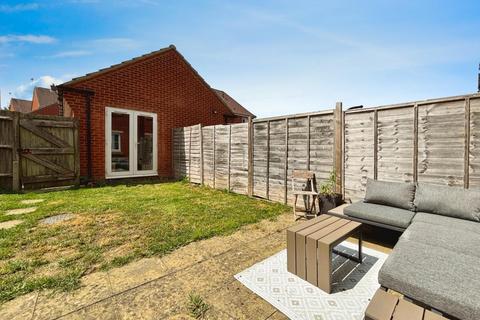3 bedroom end of terrace house for sale, Deyley Way, Ashford