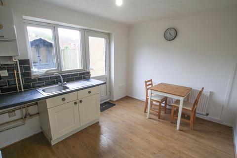 2 bedroom terraced house to rent, Malin Court, Great Yarmouth