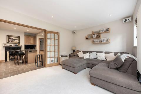 3 bedroom semi-detached house for sale, Shaftesbury Road, Woking GU24