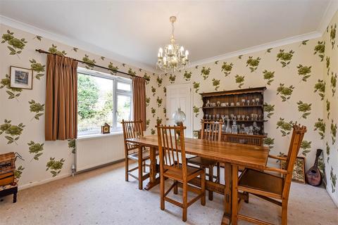 4 bedroom detached house for sale, The Pines, Andover