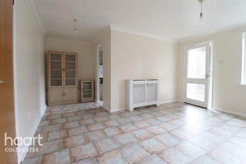 2 bedroom maisonette to rent, Nicholsons Grove, Colchester