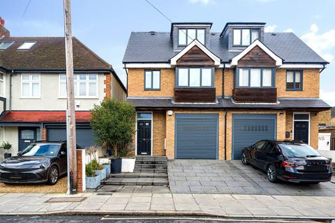 4 bedroom semi-detached house to rent, Elmfield Avenue, Teddington, TW11