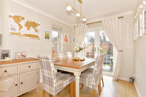 40 Frobisher Way, Greenhithe, DA9 9JN