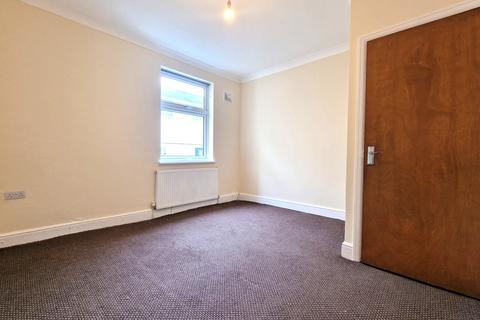 2 bedroom flat to rent, LUTON, LU2