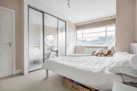 1 bedroom flat for sale, Balham High Road, London SW17