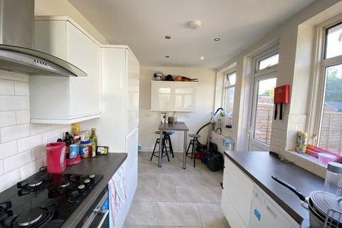 1 bedroom in a house share to rent, Westbourne Road,  Croydon, CR0