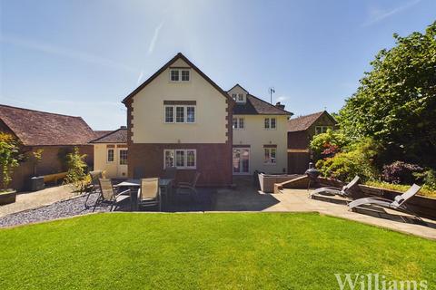 5 bedroom detached house for sale, Oving Road, Aylesbury HP22