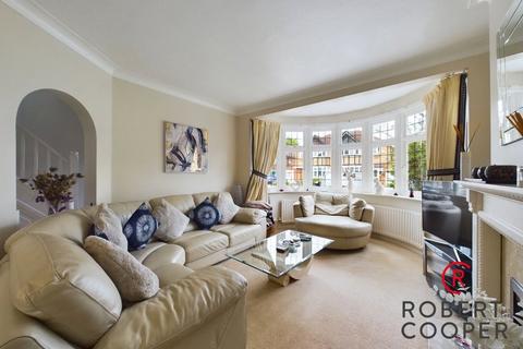 94 Abbotsbury Gardens, Pinner, HA5 1SU