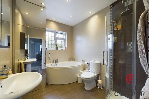 94 Abbotsbury Gardens, Pinner, HA5 1SU