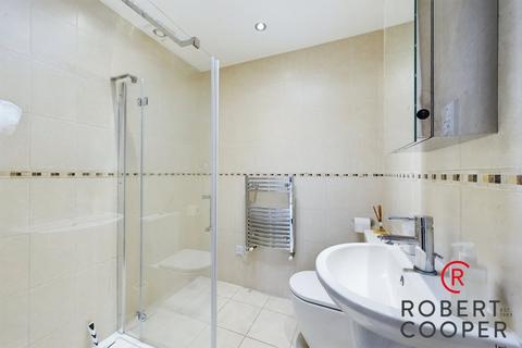 94 Abbotsbury Gardens, Pinner, HA5 1SU