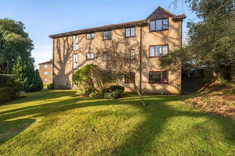 2 bedroom flat for sale, Calluna Court, Woking, GU22