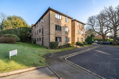 2 bedroom flat for sale, Calluna Court, Woking, GU22