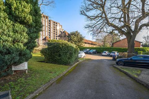 2 bedroom flat for sale, Calluna Court, Woking, GU22