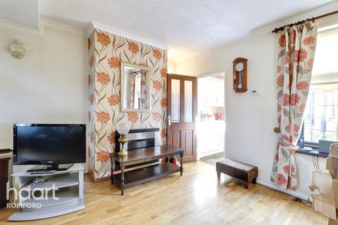 2 bedroom semi-detached house for sale, Clydesdale Road, Hornchurch, RM11 1AJ