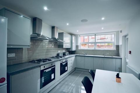 6 bedroom house to rent, Bagot Street, Liverpool L15