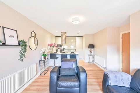 3 bedroom flat to rent, TAPSTER STREET, High Barnet, Barnet, EN5