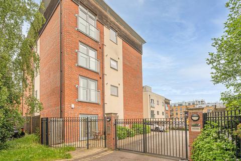 3 bedroom flat to rent, TAPSTER STREET, High Barnet, Barnet, EN5