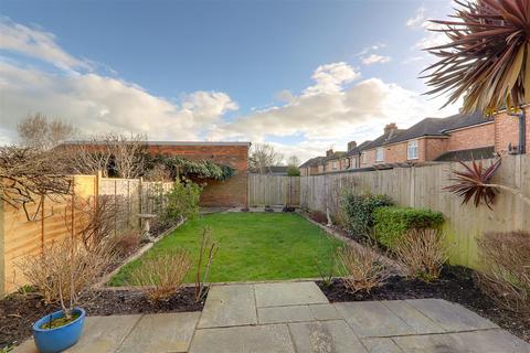 3 bedroom semi-detached house for sale, Leighton Avenue, Worthing