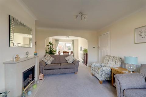 3 bedroom semi-detached house for sale, Leighton Avenue, Worthing