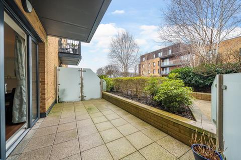 2 bedroom apartment for sale, Dowding Drive, Eltham