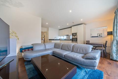 2 bedroom apartment for sale, Dowding Drive, Eltham