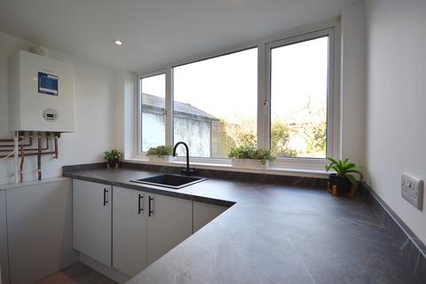 3 bedroom semi-detached house to rent, Cleveland Road, Chichester, PO19