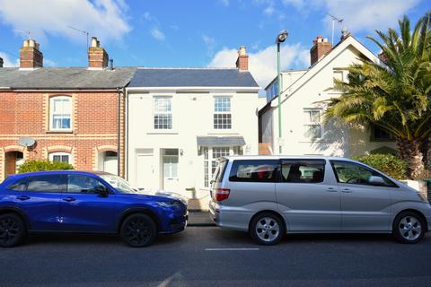 3 bedroom semi-detached house to rent, Cleveland Road, Chichester, PO19