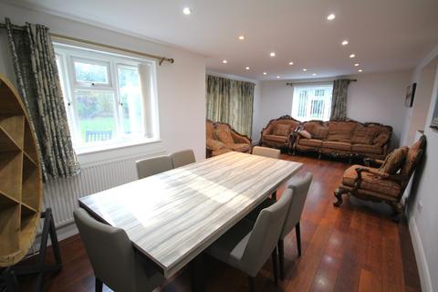 3 bedroom end of terrace house to rent, Grove End, Chalfont St Peter SL9