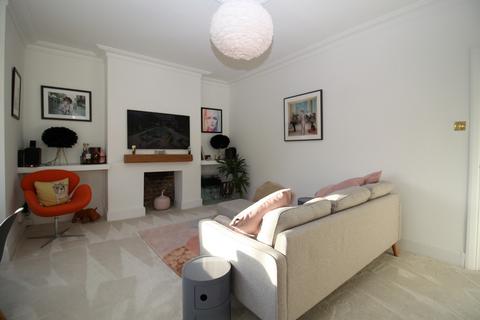 2 bedroom flat for sale, A Hermon Hill, London