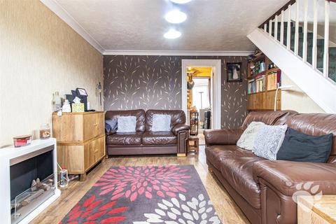 2 bedroom semi-detached house for sale, Rose Close, Wickford SS12