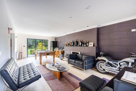 Little Orchard High Drive, Woldingham, Caterham, CR3 7ED