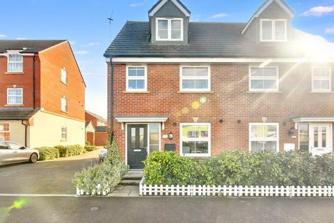 3 bedroom semi-detached house for sale, Goose Bay Drive Kingsway, Quedgeley, Gloucester, GL2