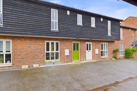 3 bedroom terraced house to rent, St Edmundsbury Mews, Bury St Edmunds IP33