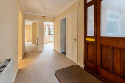 12 Arundel Drive, Worcester, WR5 2HU