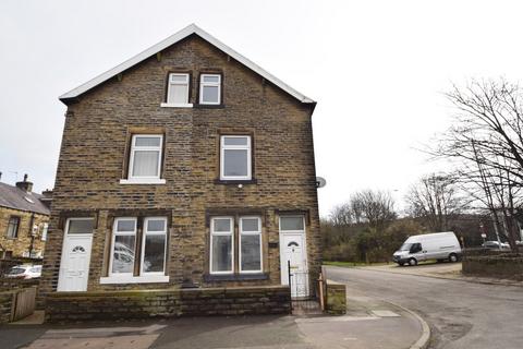 3 bedroom end of terrace house to rent, Bradford Road, Keighley BD21