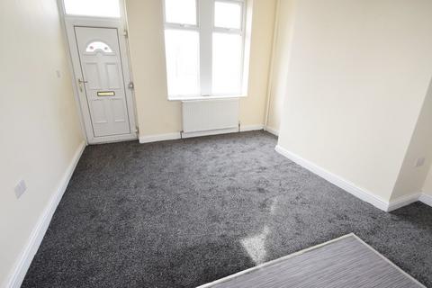 3 bedroom end of terrace house to rent, Bradford Road, Keighley BD21