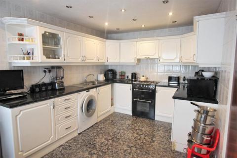 4 bedroom house for sale, St. Martins Close, Erith