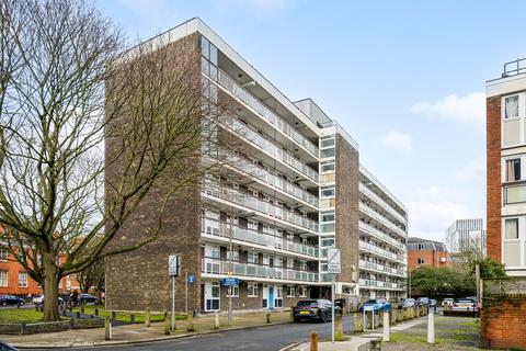 3 bedroom flat for sale, Henty Close, Battersea SW11